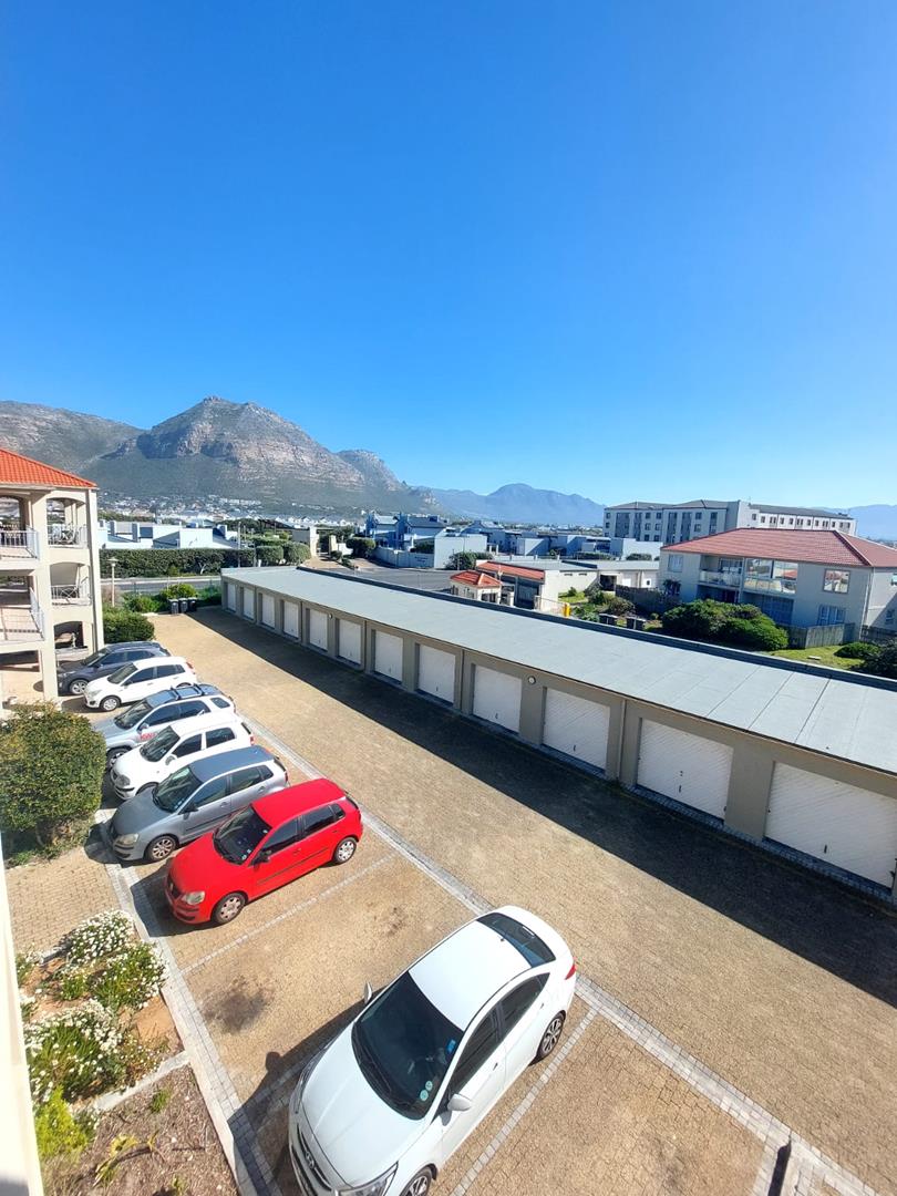 To Let 3 Bedroom Property for Rent in Muizenberg Western Cape